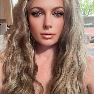 Luxurious Blonde Wavy Wig